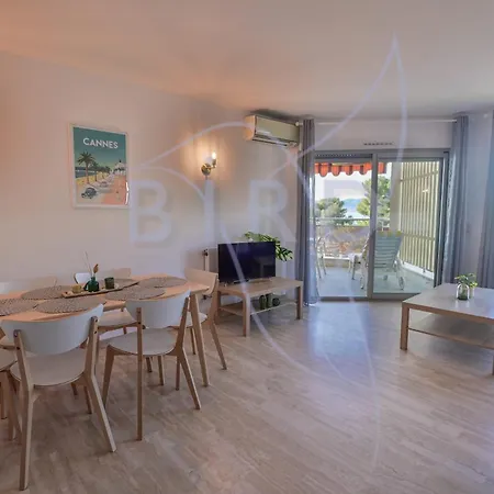 Vue Et Esterel Just Next To The Cannes