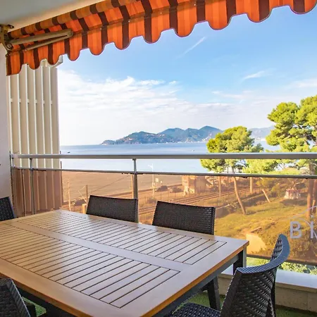 Daire Vue Et Esterel Just Next To The Cannes